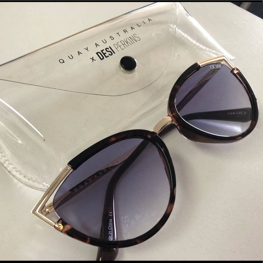 Women’s tortoiseshell sunglasses